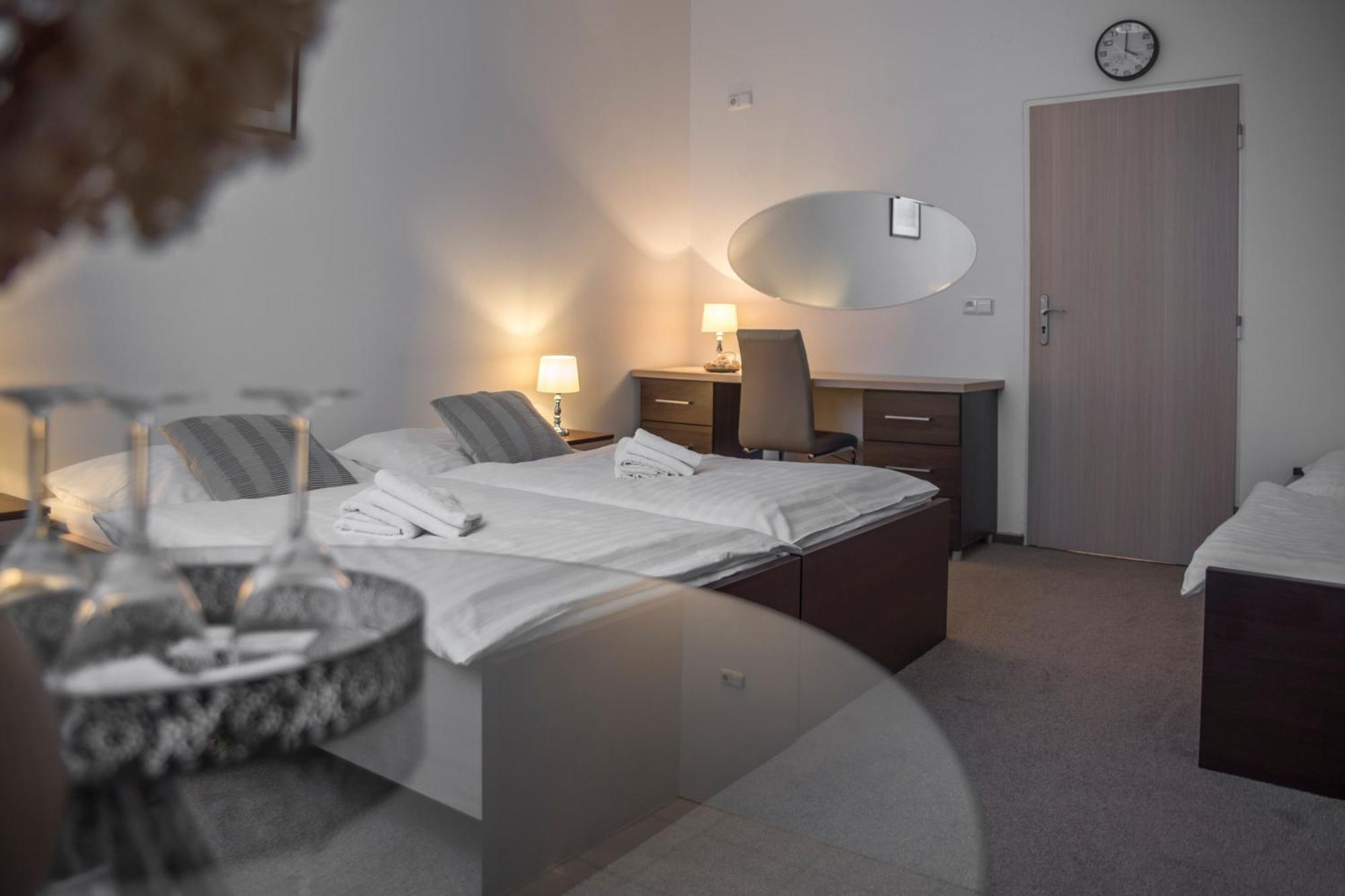 Classic Apartmany Trinec Ngoại thất bức ảnh