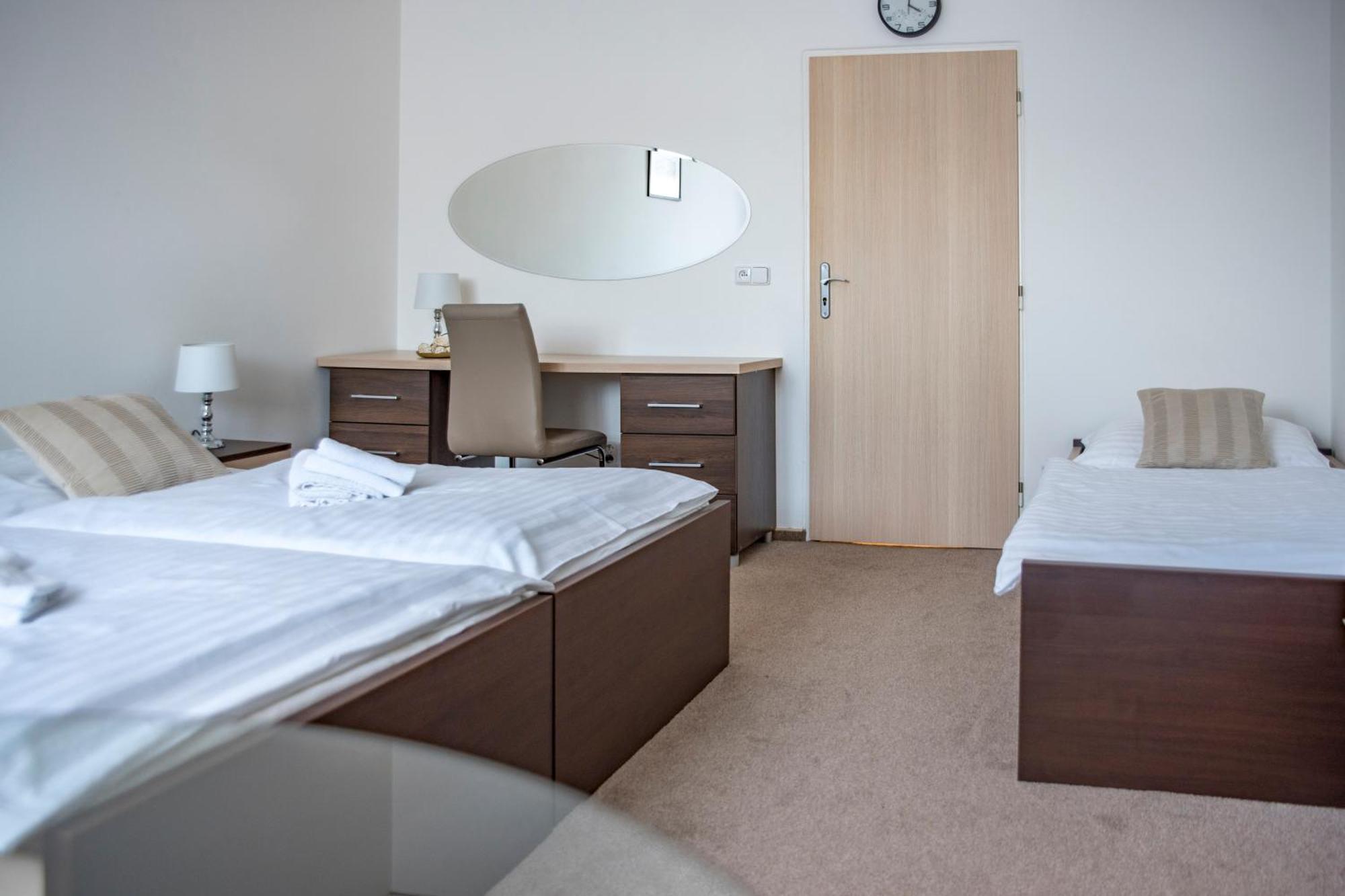 Classic Apartmany Trinec Ngoại thất bức ảnh