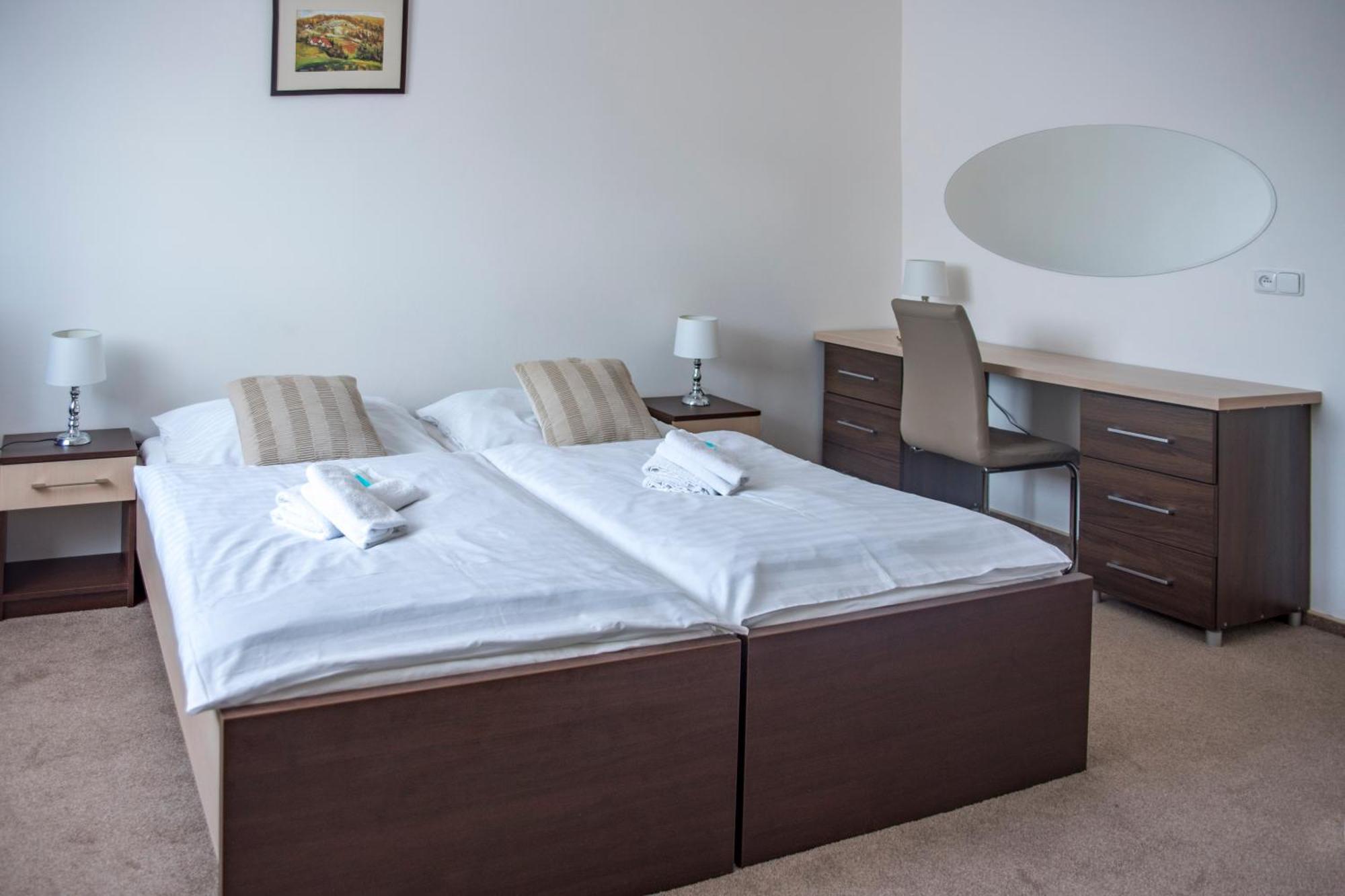 Classic Apartmany Trinec Ngoại thất bức ảnh